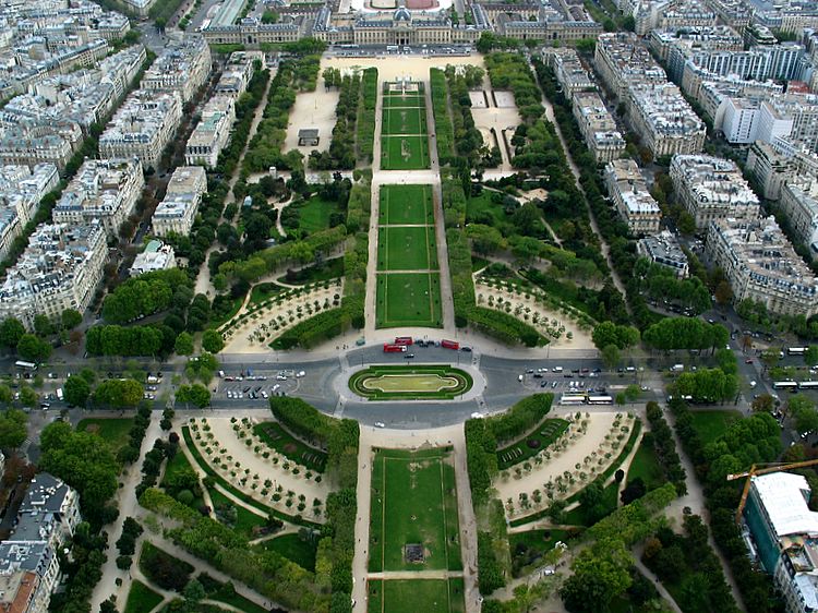 paris roundabout